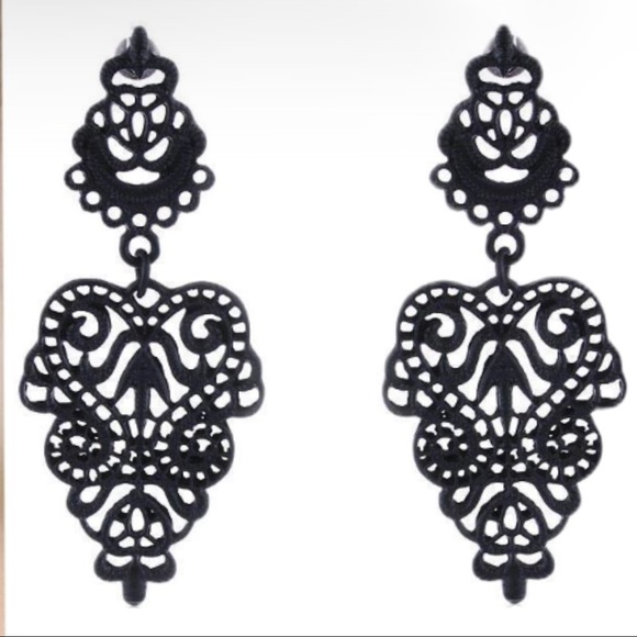 NWOT Elegant Black Hollow Flower Bohemian Earrings - Picture 3 of 6
